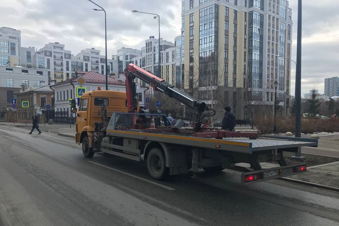 В Екатеринбурге запретят парковаться на улицах Декабристов и Розы  Люксембург - «Уральский рабочий»